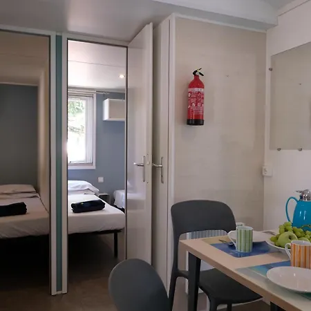 Happy Camp Mobile Homes In Le Domaine La Yole Campingplads *